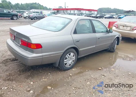 2000 Toyota Camry Le из США, поврежденный, VIN 4T1BG28K1YU683378